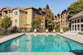Roseville apartment for rent - Highland by Vintage Sparkling Pool at HIGHLAND BY VINTAGE, Roseville, 95678