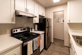 Sparks apartment for rent - Kitchen with appliances