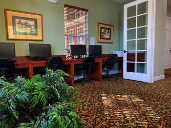 Portofino apartments business center with computers