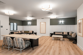 Shoreline apartment for rent - a meeting room with couches and a table at QUINN BY VINTAGE, Washington