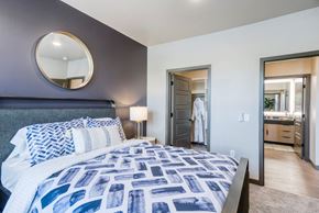 Reno apartment for rent - Double R bedroom with large closet and attached bathroom