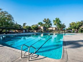 Sacramento apartment for rent - The Eleven Hundred pool area
