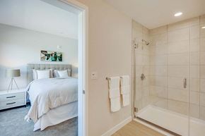Menlo Park apartment for rent - a bedroom with a bed and a bathtub