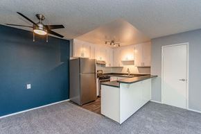 Sacramento apartment for rent - Kitchen and dining l Cottage Bell Apartments in Sacramento CA