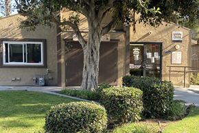 Los Angeles apartment for rent - Exterior building with landscape