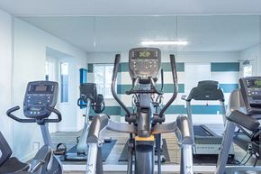 Rohnert Park apartment for rent - Fitness center with cardio equipment 