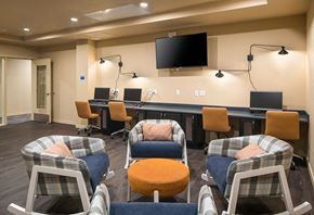 Federal Way apartment for rent - Clubhouse seating  l Traditions at Federal Way in Washington 
