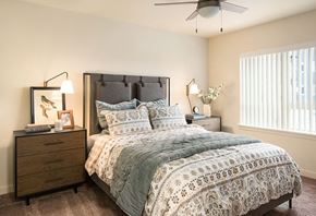 Federal Way apartment for rent - bedroom with window l Traditions at Federal Way in Washington 
