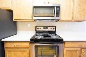 Napa townhouse for rent -  Microwave at LINCOLN GARDENS APARTMENTS, Napa