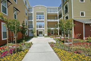 San Jose apartment for rent - Walking Path at Las Ventanas, San Jose