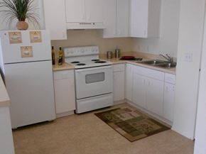 Santa Clarita apartment for rent - Kitchen at CANYON COUNTRY SENIOR, Santa Clarita California