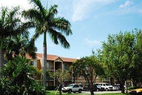 Miami apartment for rent - Parking Lot at Hidden Cove, Miami, FL