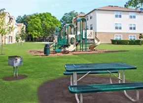 Tampa apartment for rent - Mariner's Cove outdoor picnic area at Mariners Cove, Tampa, FL