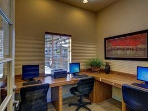 Miami apartment for rent - business center for residents at Valencia Pointe, Miami, Florida