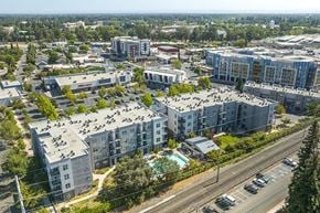Sacramento townhouse for rent - Exterior building view with landscape  and parking 
