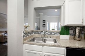 Houston apartment for rent - augusta north upgraded kitchen