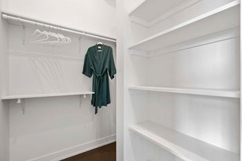 Walk-in closets *