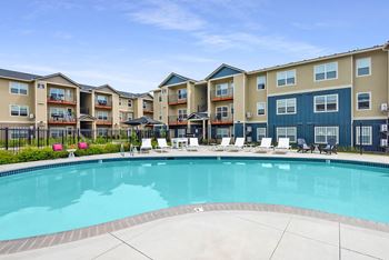 Seasonal swimming pool