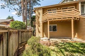 Woodinville apartment for rent - large balcony or private patio
