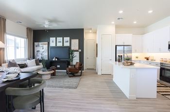 Open and airy 10' ceilings