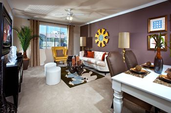 Nine-foot ceilings with crown molding