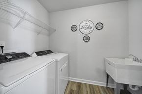 Indian Trail townhouse for rent - Washer and dryer included in pet-friendly Indian Trail, NC townhome
