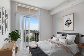 Stamford apartment for rent - bedroom with large balcony window