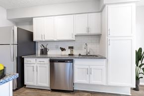 Charlotte apartment for rent - Spacious kitchen with stainless steel appliances and ample cabinet space at Reserve at Providence apartments in Charlotte near Providence, NC