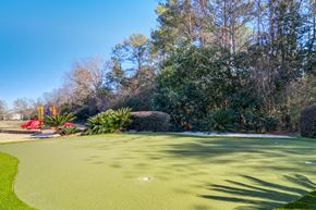Macon apartment for rent - Private golf putting green at Rutland Place Apartment Homes offering residents a unique outdoor recreation amenity in Macon, Georgia.