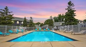 Burnsville townhouse for rent - Townhomes In Burnsville, MN for Rent – Summit Townhomes - resort style pool
