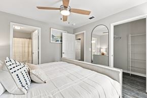 Hattiesburg apartment for rent - Bedroom with adjoining bathroom and spacious closet in a West Hattiesburg apartment