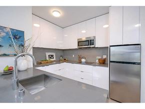 Seattle apartment for rent - Kitchen with open counter space