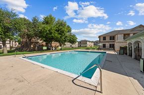 Austin apartment for rent - Resort-style swimming pool at Huntington Meadows Apartments in East Austin, Austin, TX 78724.