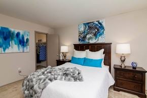Columbia apartment for rent - a bedroom with a bed and two night stands