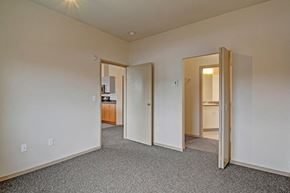 Seattle apartment for rent - Dual access Bathroom