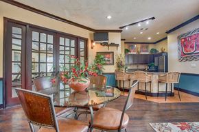 San Antonio apartment for rent - Club house relaxing area with chairs and sofas