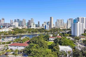 Miami apartment for rent - Miami skyline view near Miami River from Downtown Miami apartments