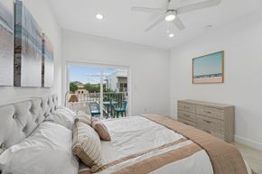 Pompano Beach townhouse for rent - primary bedroom with natural light in luxury home for rent Pompano Beach Florida