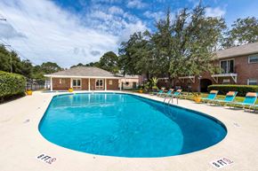 Charleston apartment for rent - The Jaunt Apartments in Charleston South Carolina photo of resort-style pool