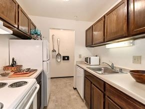 Fitchburg apartment for rent - large kitchens in Fitchburg WI apartments