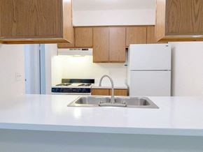 Waterford apartment for rent - kitchen with appliances