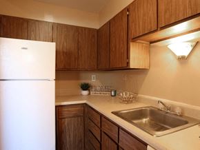 Columbus apartment for rent - apartment kitchen with appliances in Columbus