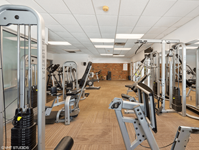 Fairfield townhouse for rent - fitness center at apartment community