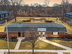 Columbus apartment for rent - leasing office at Bayberry Townhomes