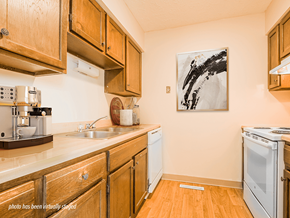 Omaha triplex for rent - apartment kitchen in Country Estates Townhomes