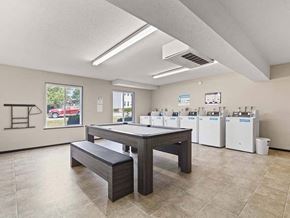 Davenport townhouse for rent - Laundry/Game room in our Studio apartments