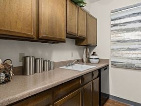 Albuquerque apartment for rent - lots of cabinet space in kitchen