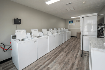 Laundry center