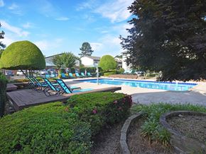 Little Rock apartment for rent - apartment with swimming pool and lounge chairs