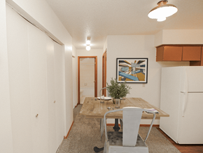 South Sioux City apartment for rent - apartment dining room with a table and chairs